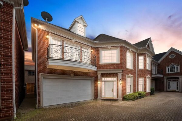 2222 Nantucket Drive B Houston 77057 Harris