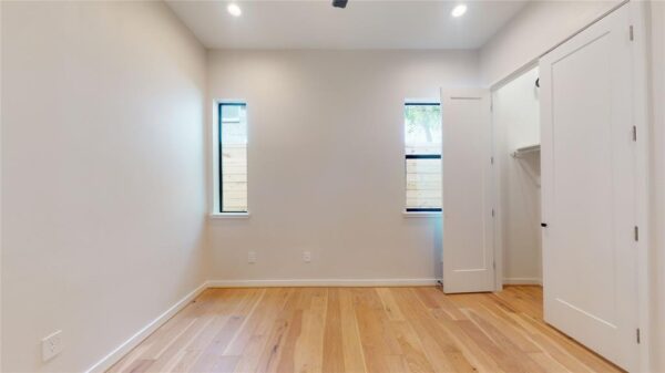 519 Memorial Heights Drive  Houston 77007 Harris - Image 10