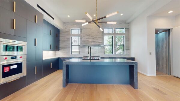 519 Memorial Heights Drive  Houston 77007 Harris - Image 18
