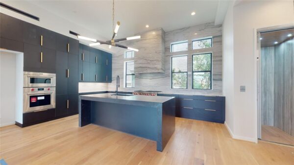 519 Memorial Heights Drive  Houston 77007 Harris - Image 19