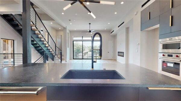 519 Memorial Heights Drive  Houston 77007 Harris - Image 22