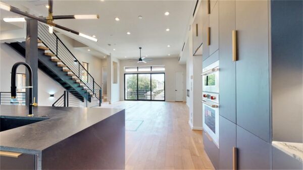 519 Memorial Heights Drive  Houston 77007 Harris - Image 24