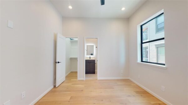 519 Memorial Heights Drive  Houston 77007 Harris - Image 35