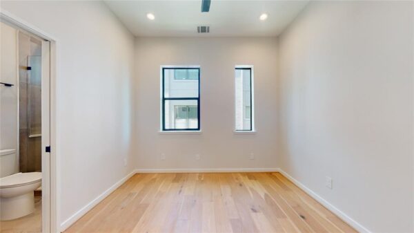 519 Memorial Heights Drive  Houston 77007 Harris - Image 36