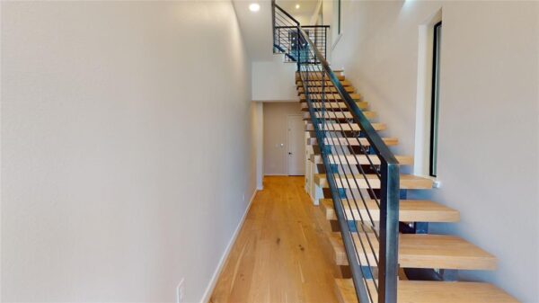 519 Memorial Heights Drive  Houston 77007 Harris - Image 6