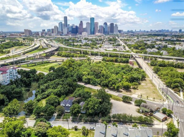 519 W 31st  Houston 77018 Harris - Image 39