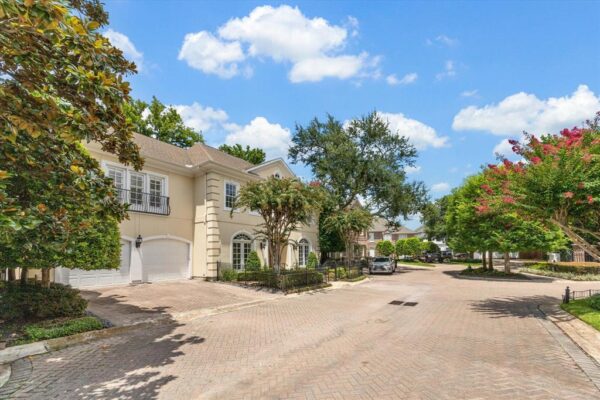 5239 Stamper Way  Houston 77056 Harris - Image 2