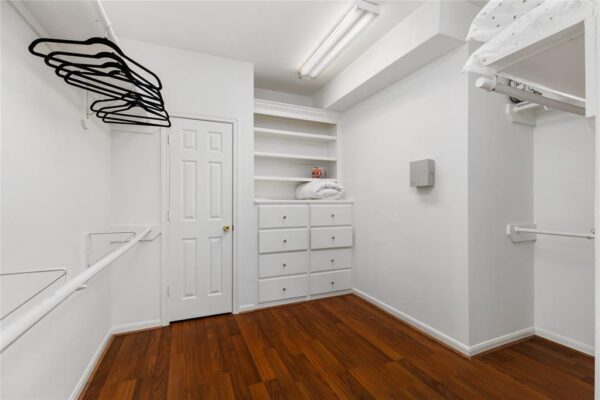 5345 Hidalgo Street  Houston 77056 Harris - Image 21