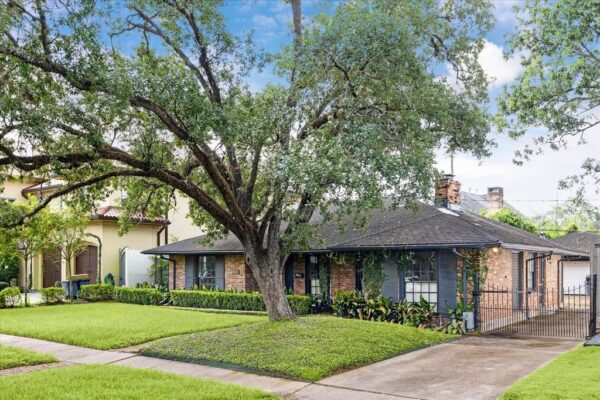 3829 Piping Rock Lane  Houston 77027 Harris - Image 3