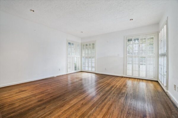 3829 Piping Rock Lane  Houston 77027 Harris - Image 9