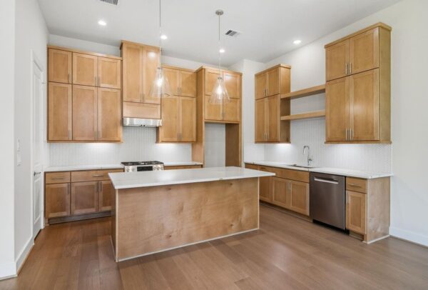 1713 Bologna Lane  Houston 77055 Harris - Image 2