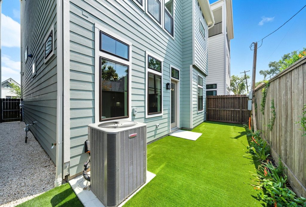1713 Bologna Lane  Houston 77055 Harris - Image 8
