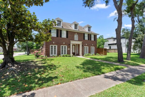 548 Cascade St Street  Bellaire 77401 Harris - Image 2