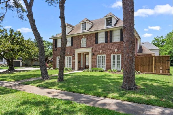 548 Cascade St Street  Bellaire 77401 Harris - Image 3