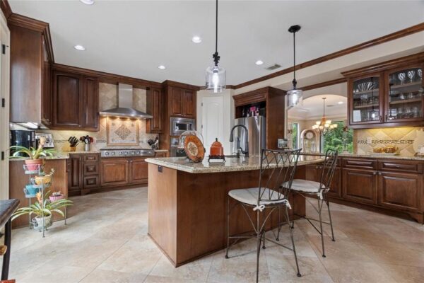 5520 Mcculloch Circle  Houston 77056 Harris - Image 15