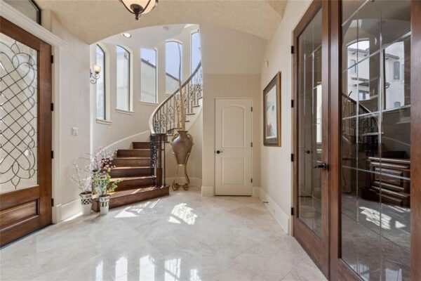 5520 Mcculloch Circle  Houston 77056 Harris - Image 2