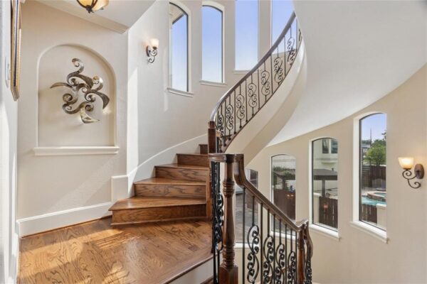 5520 Mcculloch Circle  Houston 77056 Harris - Image 3