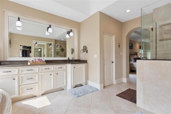 5520 Mcculloch Circle  Houston 77056 Harris - Image 32