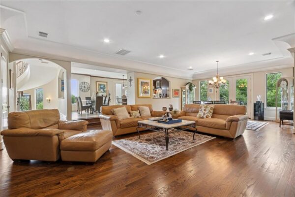 5520 Mcculloch Circle  Houston 77056 Harris - Image 6