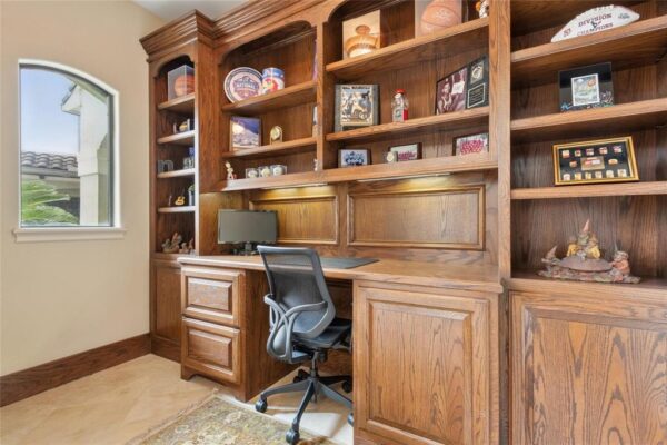 5520 Mcculloch Circle  Houston 77056 Harris - Image 9