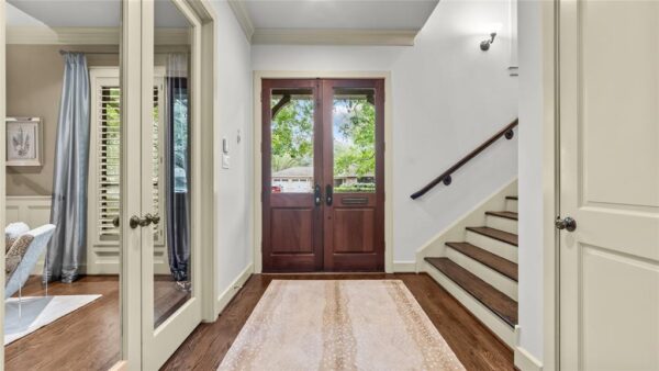 5558 Aspen Street  Bellaire 77401 Harris - Image 2