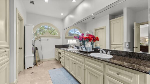 5558 Aspen Street  Bellaire 77401 Harris - Image 20