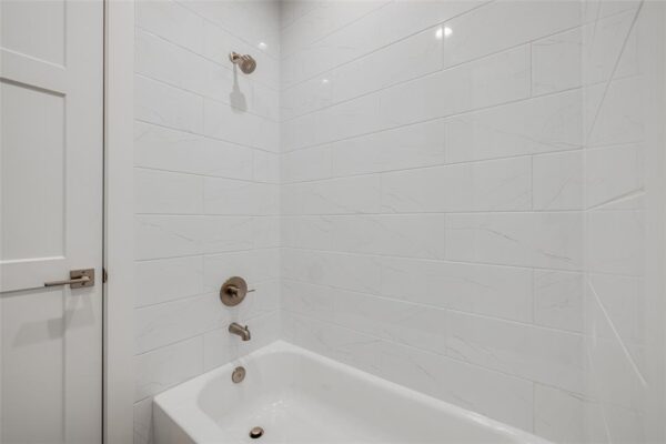 5705 FEAGAN Street  Houston 77007 Harris - Image 24
