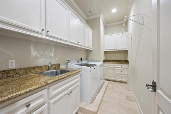 5736 Tanglewood Cove Street  Houston 77057 Harris - Image 21