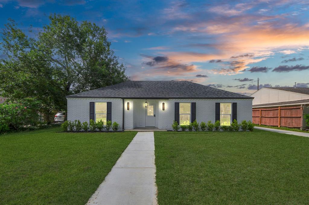 6249 Locke Lane  Houston 77057 Harris
