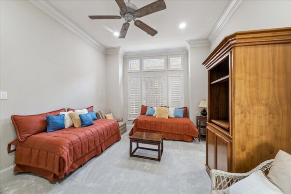 38 E Bend Lane  Houston 77007 Harris - Image 10