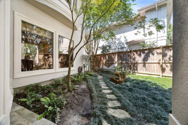 38 E Bend Lane  Houston 77007 Harris - Image 12