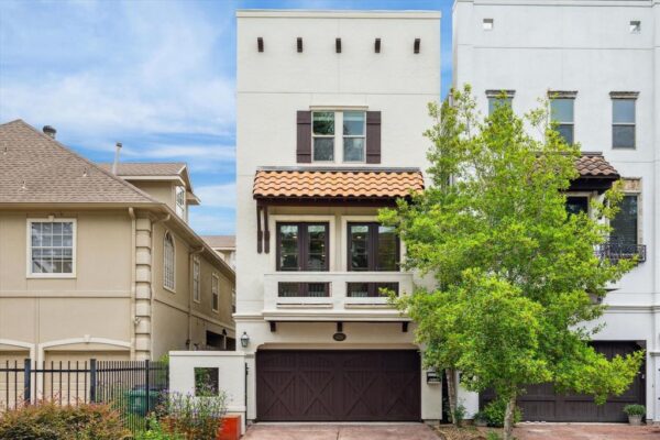6526 Pickens Street  Houston 77007 Harris