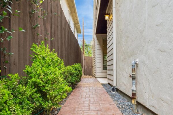 6526 Pickens Street  Houston 77007 Harris - Image 2