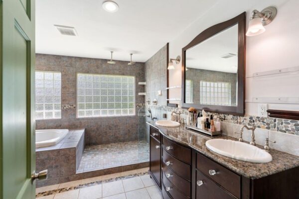 12335 Mossycup Drive  Houston 77024 Harris - Image 21