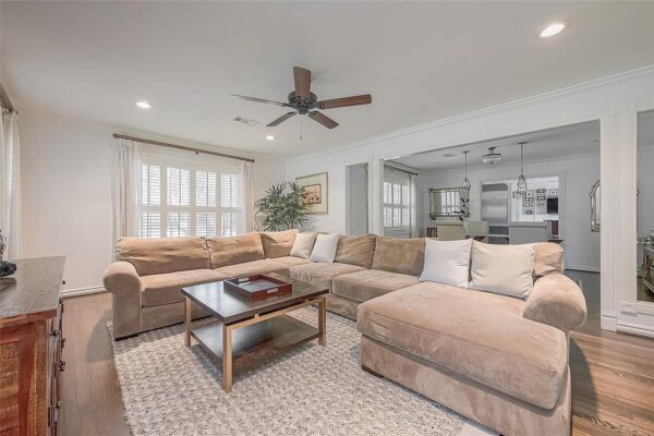 5327 Paseo Caceres Drive  Houston 77007 Harris - Image 2