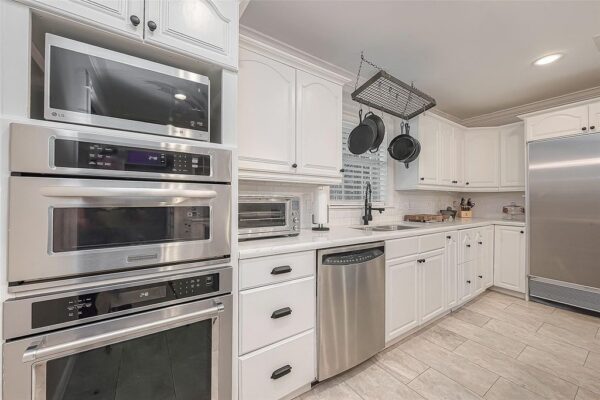 5327 Paseo Caceres Drive  Houston 77007 Harris - Image 9