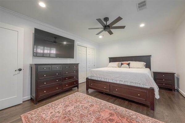 5327 Paseo Caceres Drive  Houston 77007 Harris - Image 12