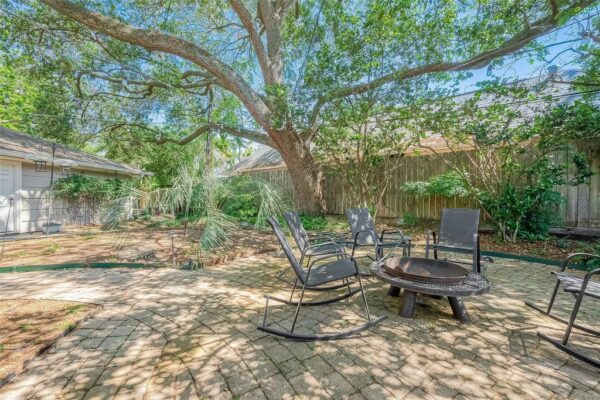 5327 Paseo Caceres Drive  Houston 77007 Harris - Image 13