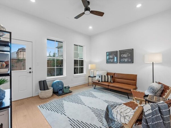 5240 Cornish  B Houston 77007 Harris - Image 3