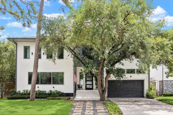1010 Waltway Drive  Houston 77008 Harris