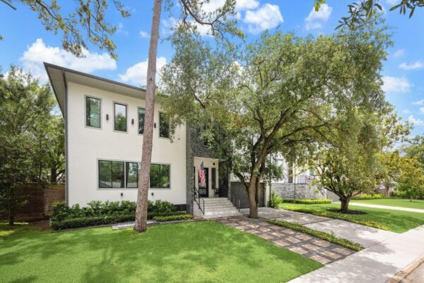 1010 Waltway Drive  Houston 77008 Harris - Image 2