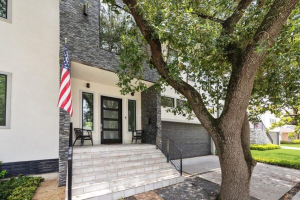 1010 Waltway Drive  Houston 77008 Harris - Image 4