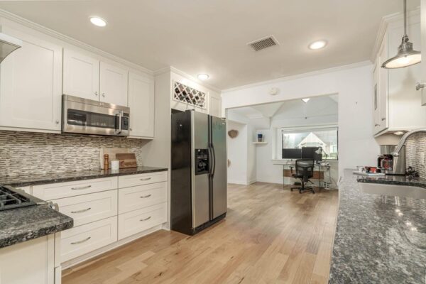6518 Kury Lane  Houston 77008 Harris - Image 2
