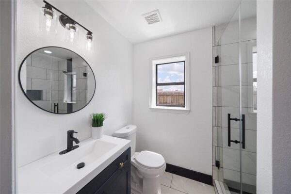 701 W 39th Street  Houston 77018 Harris - Image 33