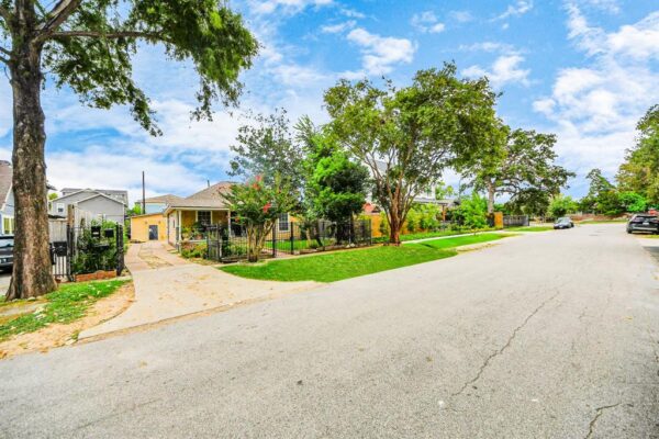 729 E 9th Street  Houston 77007 Harris - Image 36
