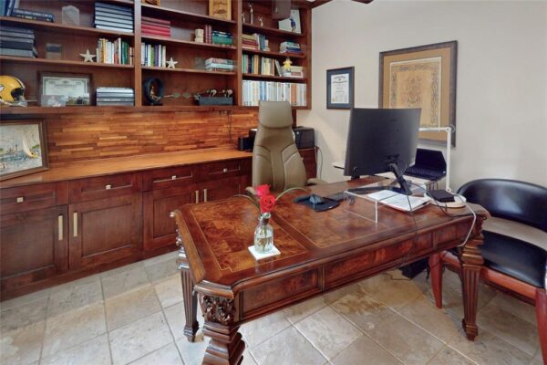 734 Plainwood Drive  Houston 77079 Harris - Image 15