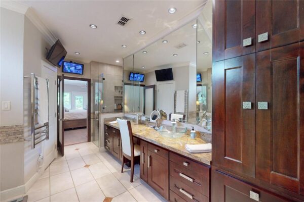 734 Plainwood Drive  Houston 77079 Harris - Image 19