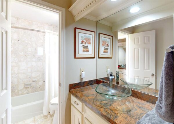 734 Plainwood Drive  Houston 77079 Harris - Image 26