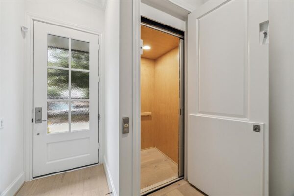 7506 Viano Lane  Houston 77055 Harris - Image 3