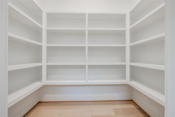 7514 SHADYVILLA Lane  Houston 77055 Harris - Image 32